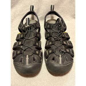 Keen Clearwater CNX Size 9 Men’s Minimal Hybrid Waterproof Sandals.
